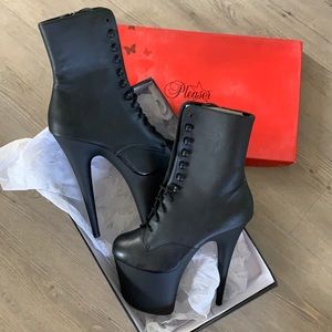 Pleaser Flamingo 1020 Smooth Matte Black